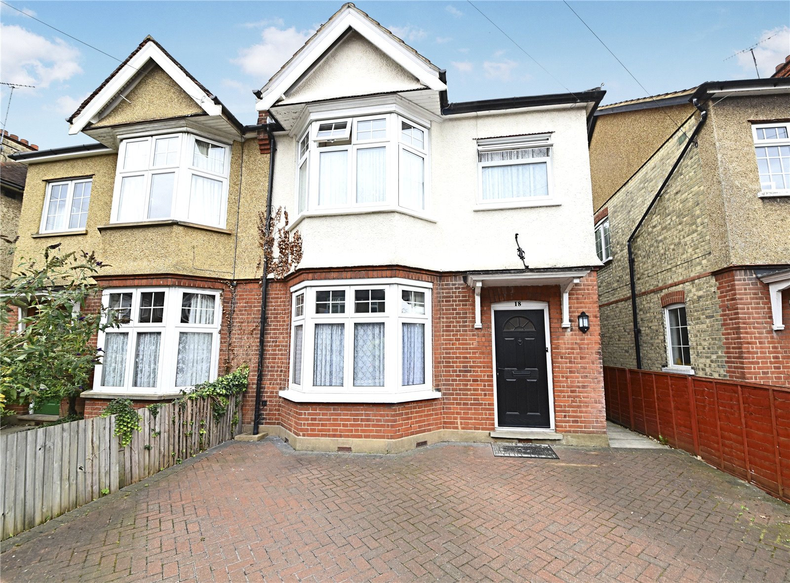 4 bedroom Semi-detached house Sold