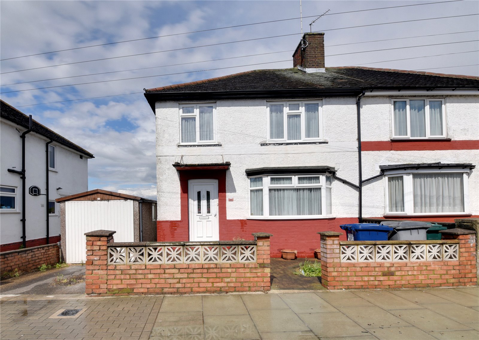 3 bedroom Semi-detached house Sold