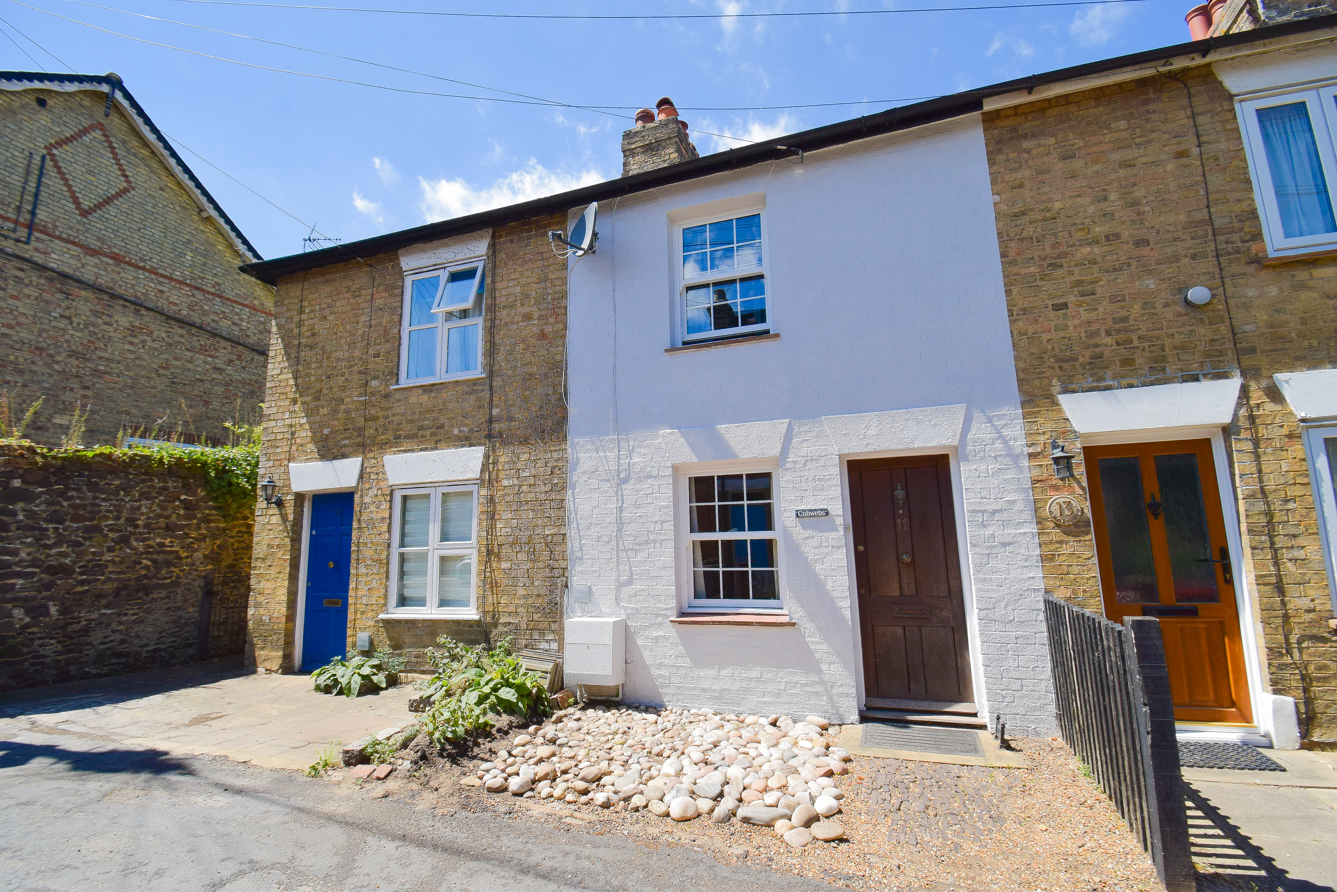 2 bedroom Cottage For Sale