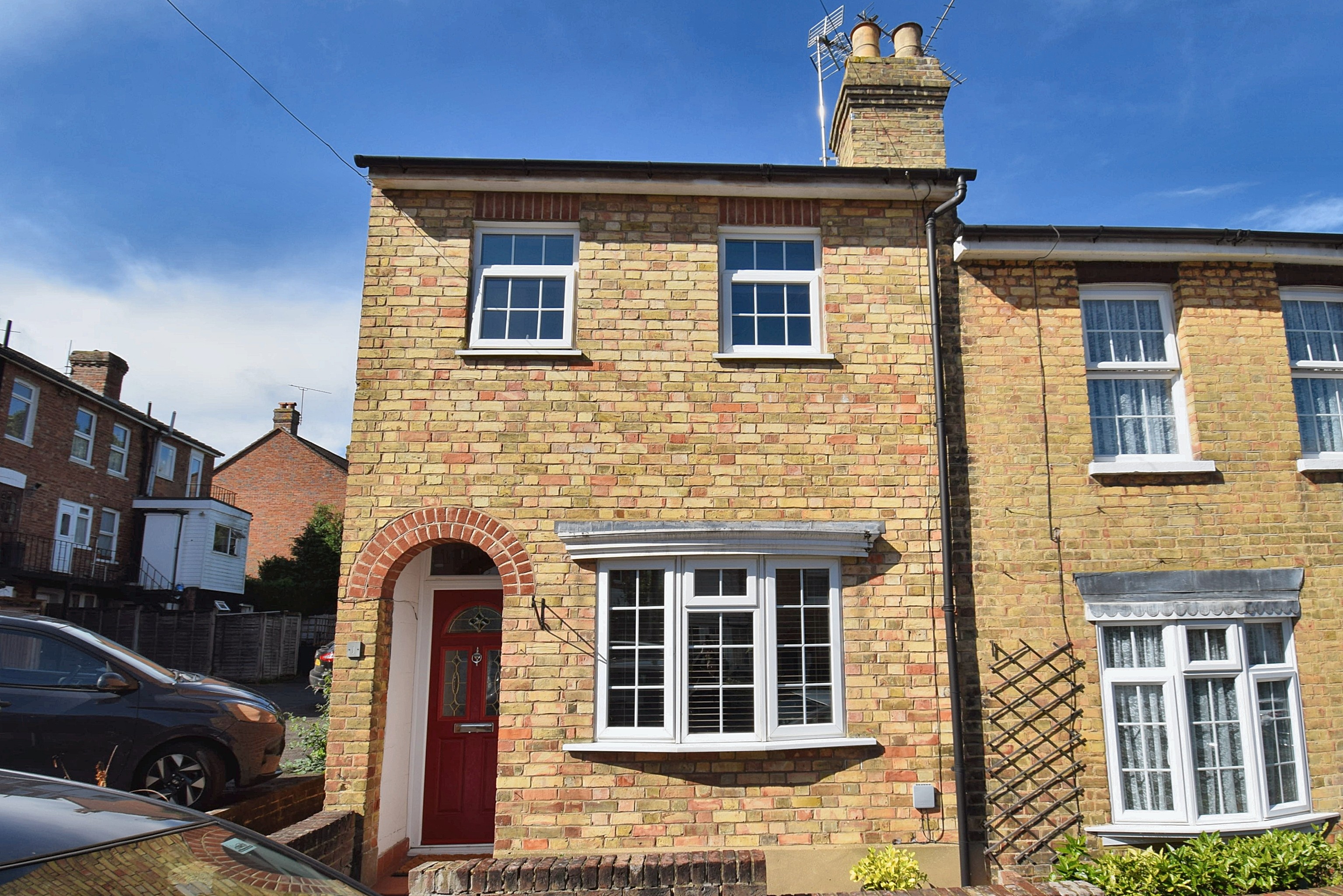 3 bedroom End of terrace house Under Offer