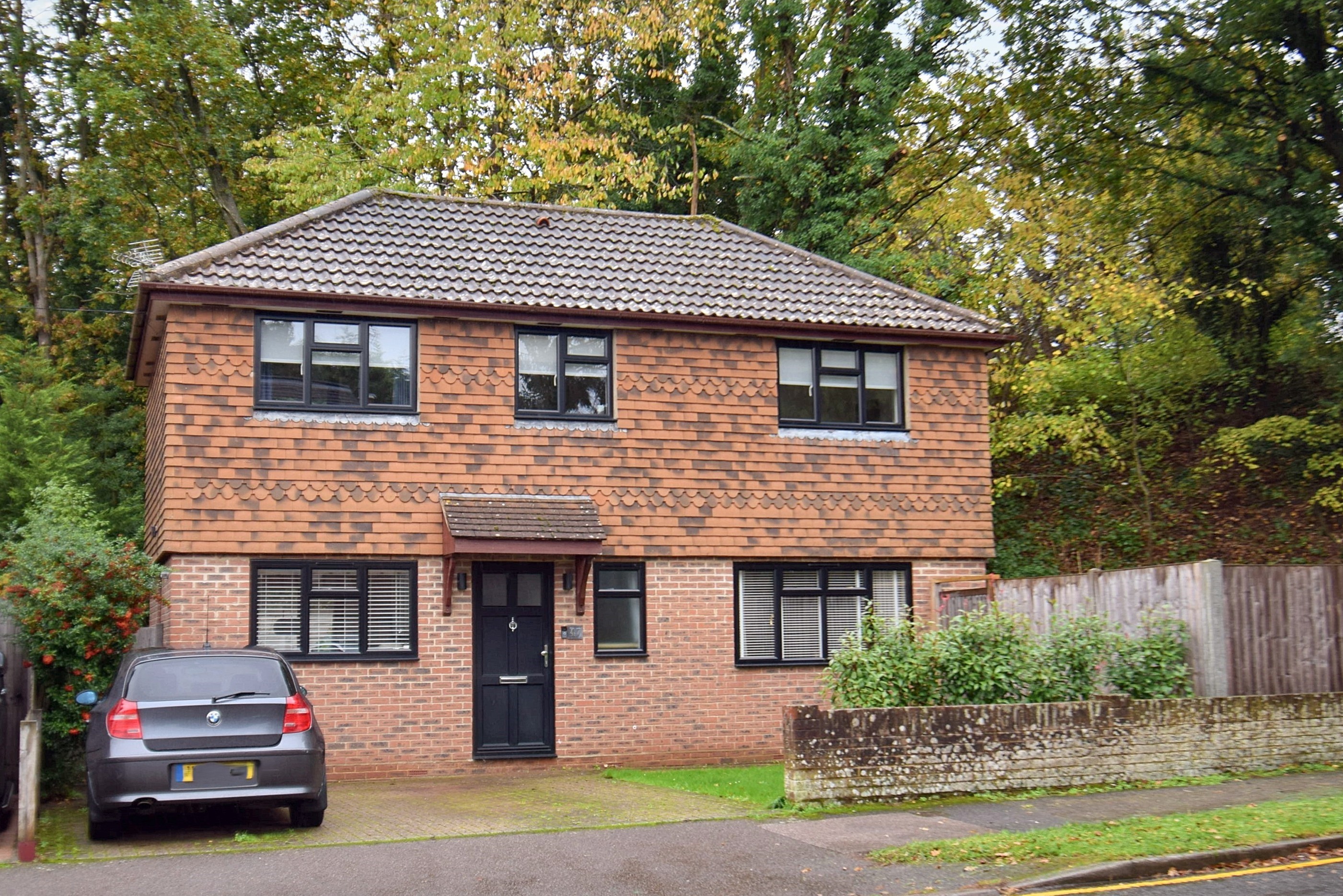 3 bedroom Detached house Under Offer
