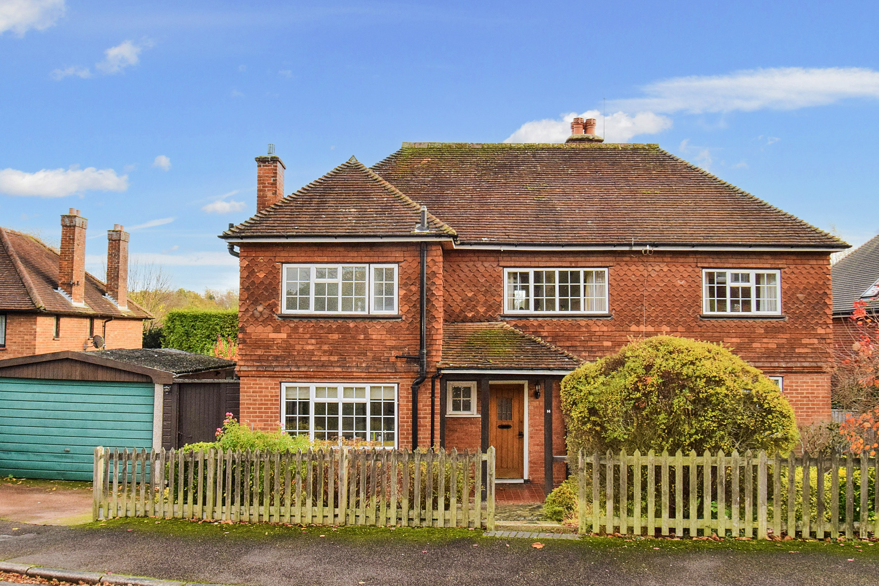4 bedroom Detached house Under Offer
