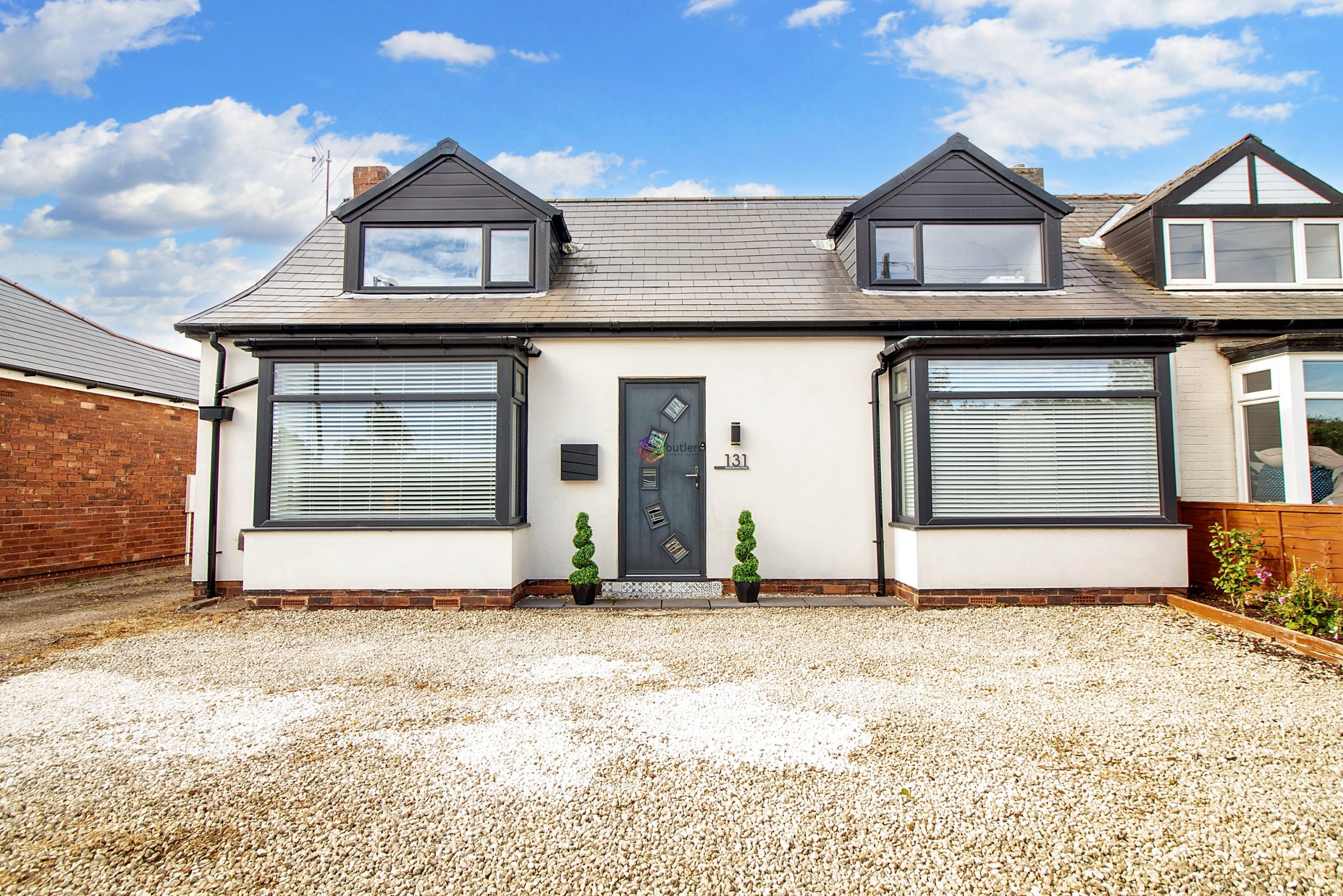 4 bedroom Semi-detached house Under Offer