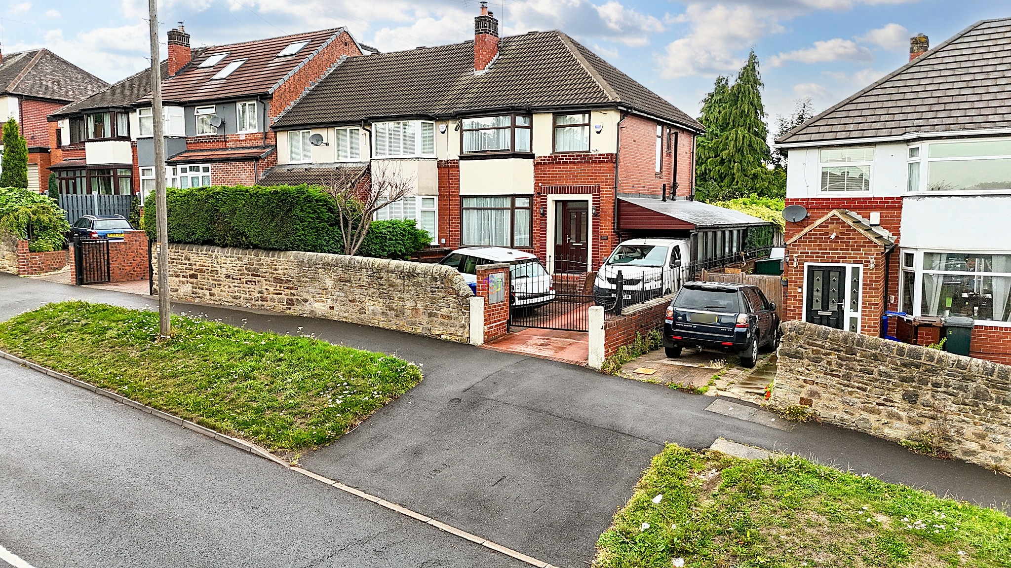 3 bedroom Semi-detached house For Sale