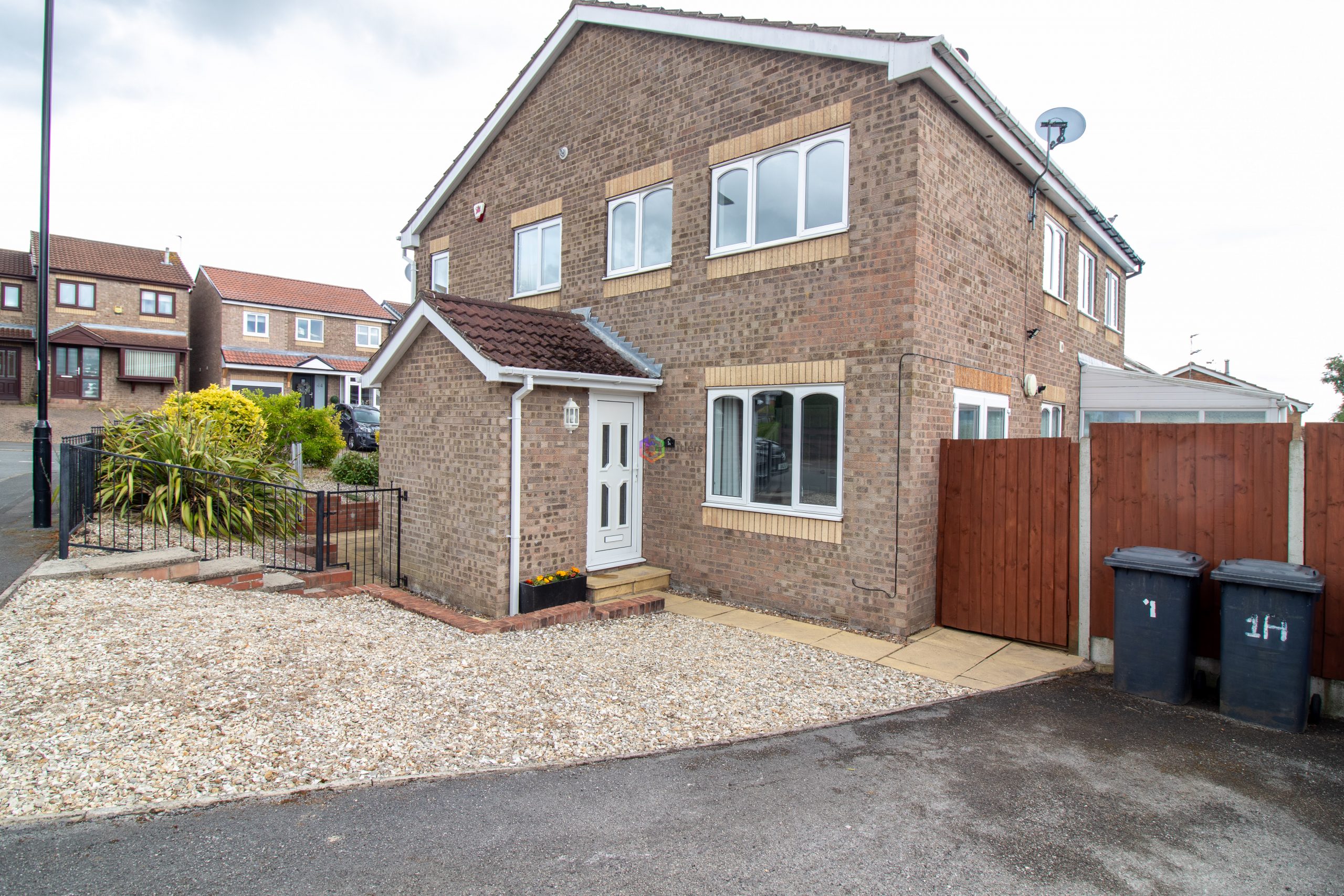 2 bedroom House (unspecified) Under Offer