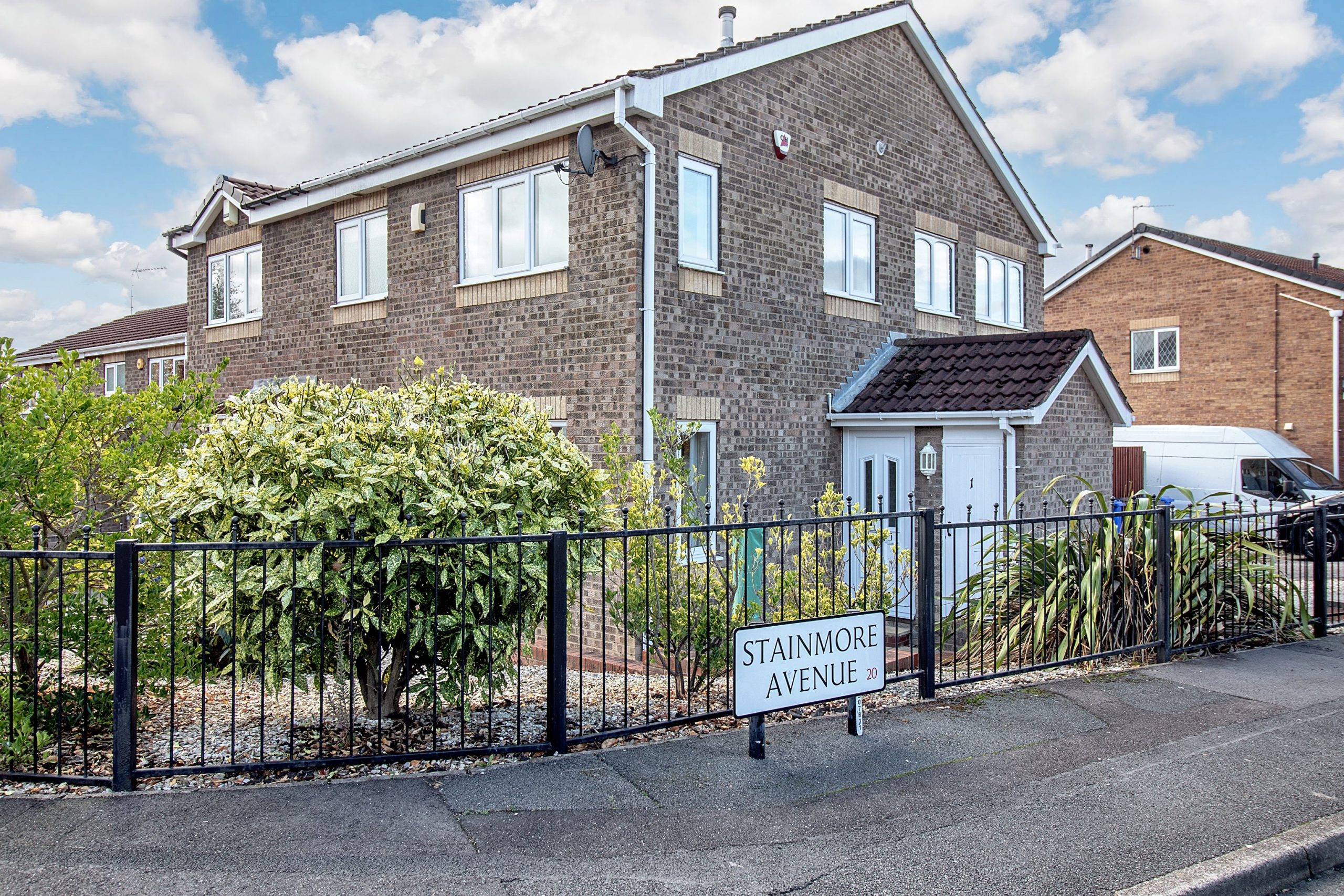 2 bedroom House (unspecified) Under Offer