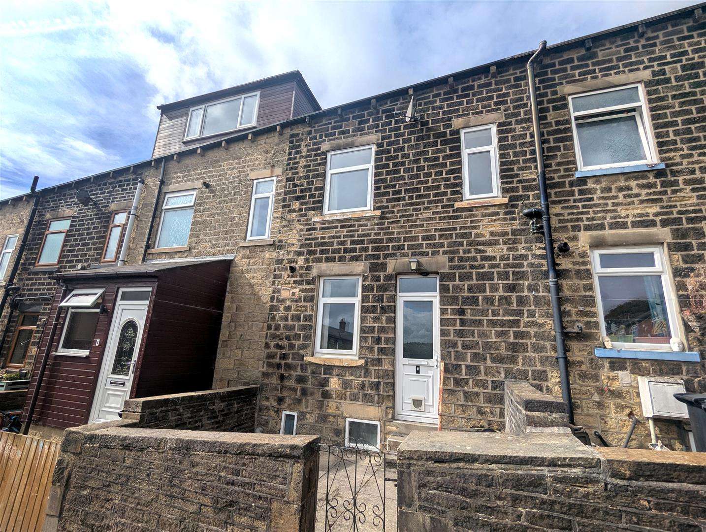 2 bedroom Terraced House Under Offer