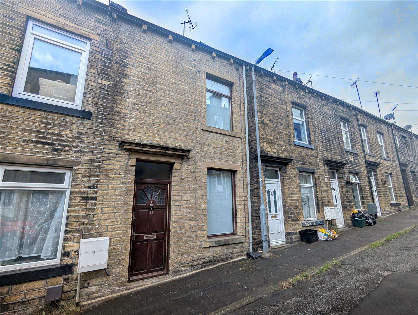 2 bedroom House (unspecified) For Sale