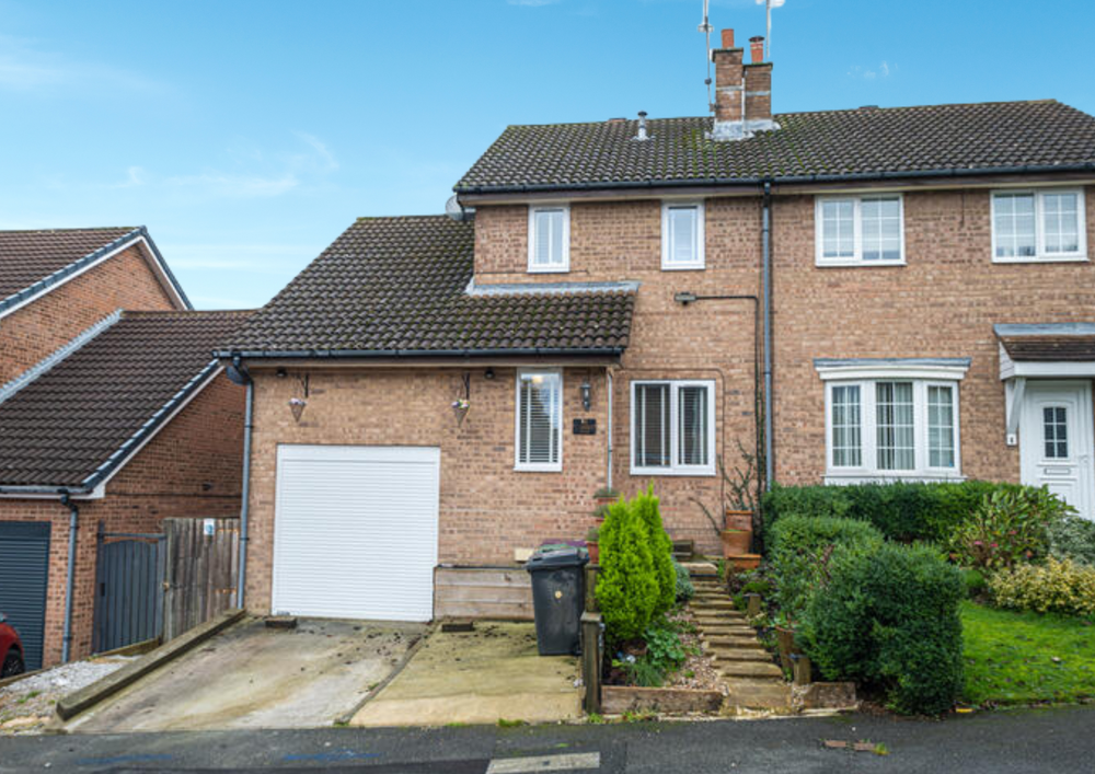 Semi-detached house Let