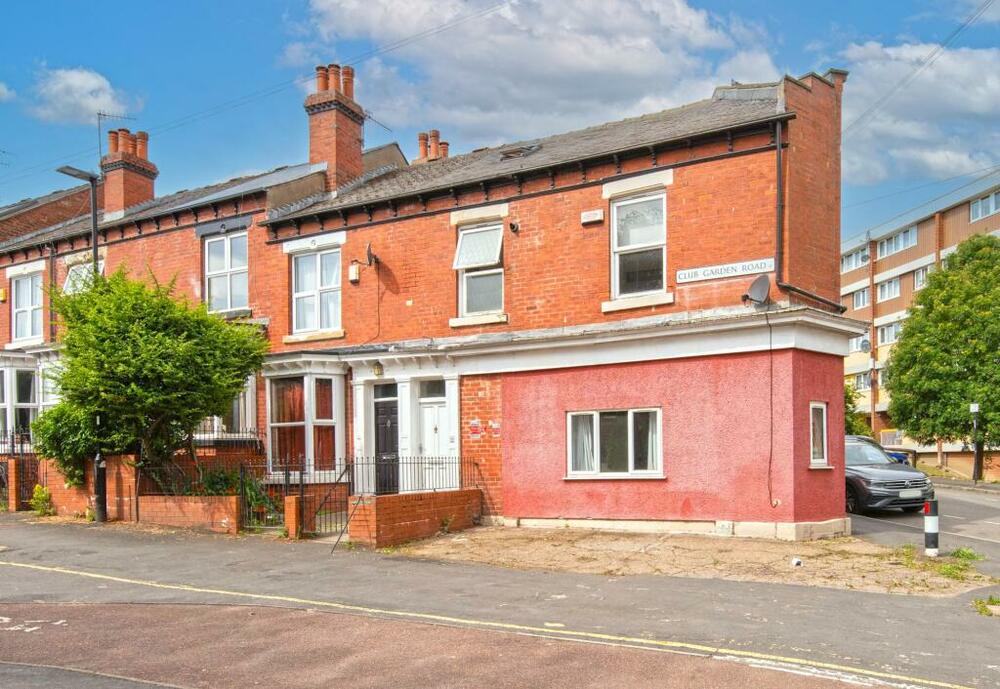  End of terrace house For Sale