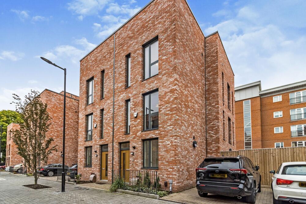  Terraced House Let