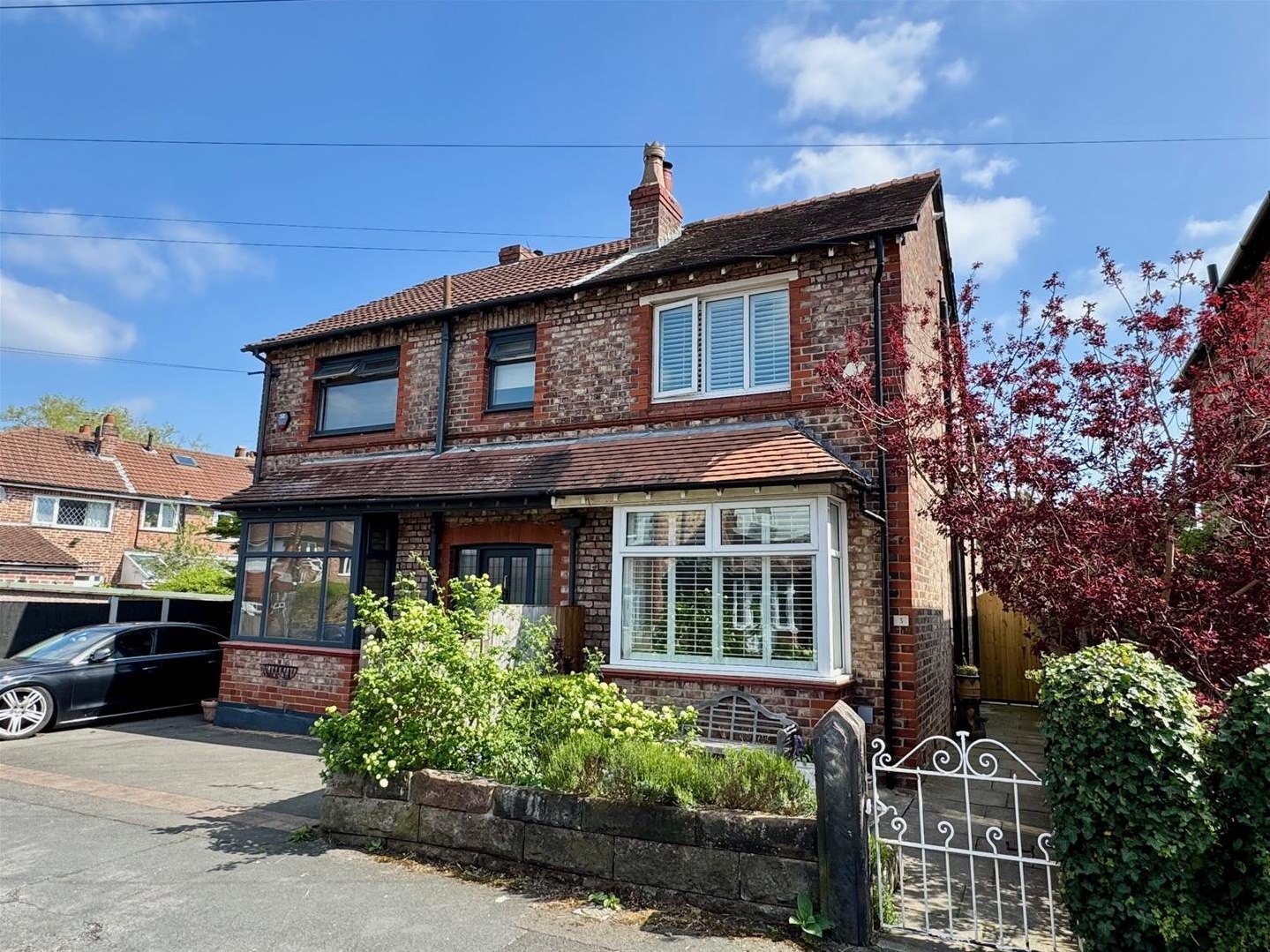 3 bedroom Semi-detached house Sold