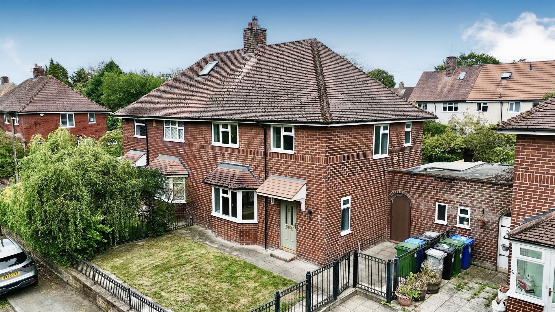 3 bedroom Studio flat Sold