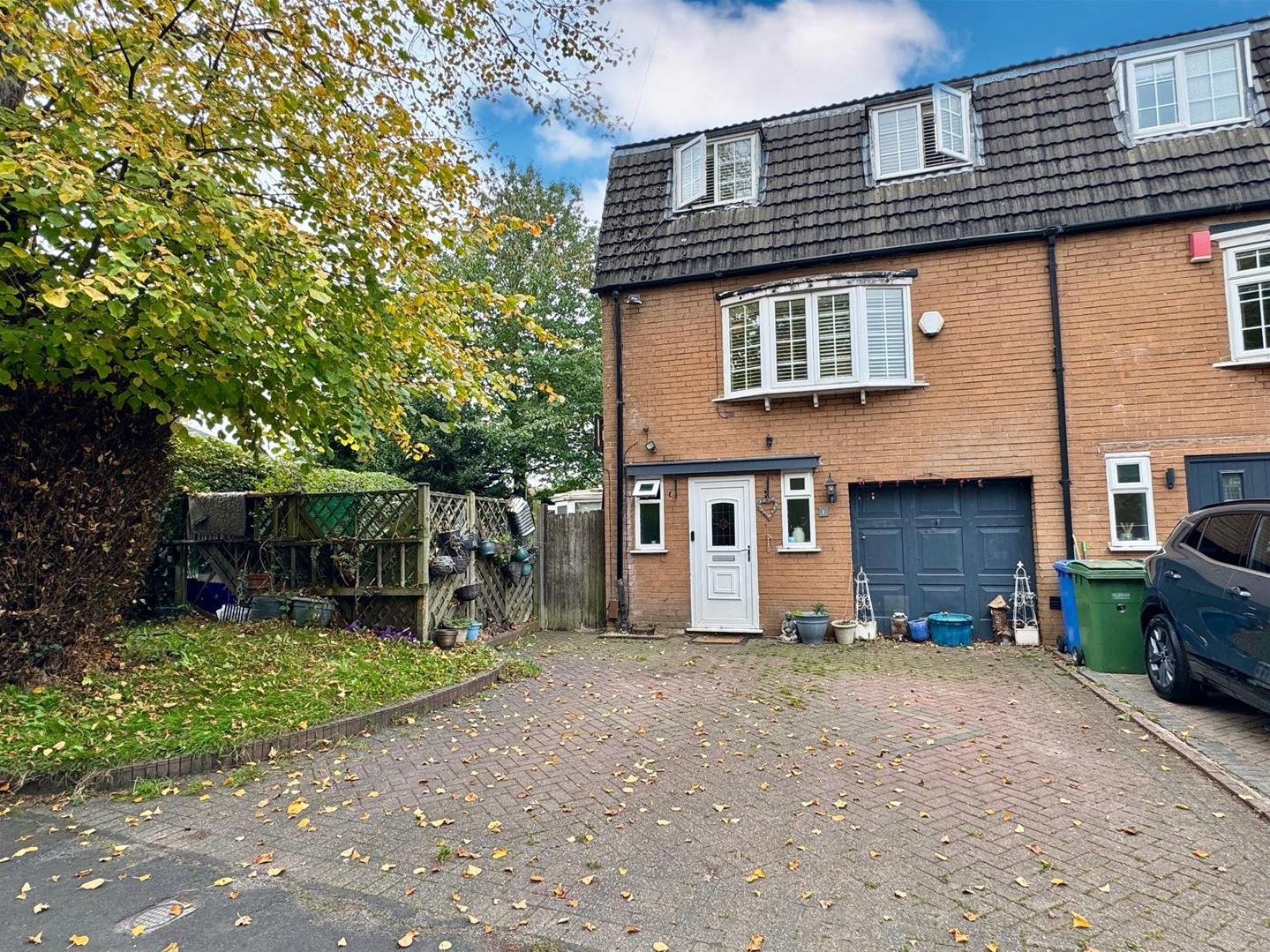 3 bedroom House (unspecified) Under Offer