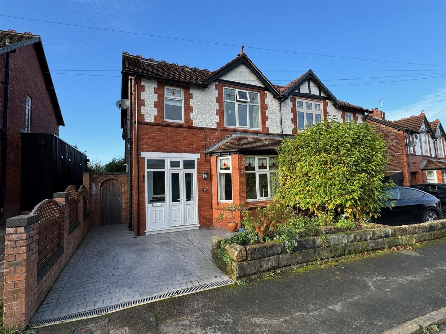 4 bedroom Studio flat Sold