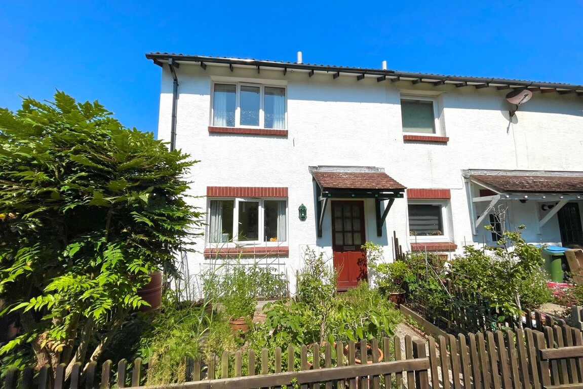 2 bedroom End of terrace house Under Offer