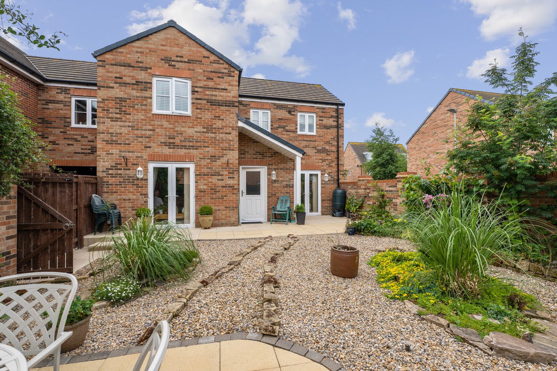 4 bedroom Link detached house Under Offer
