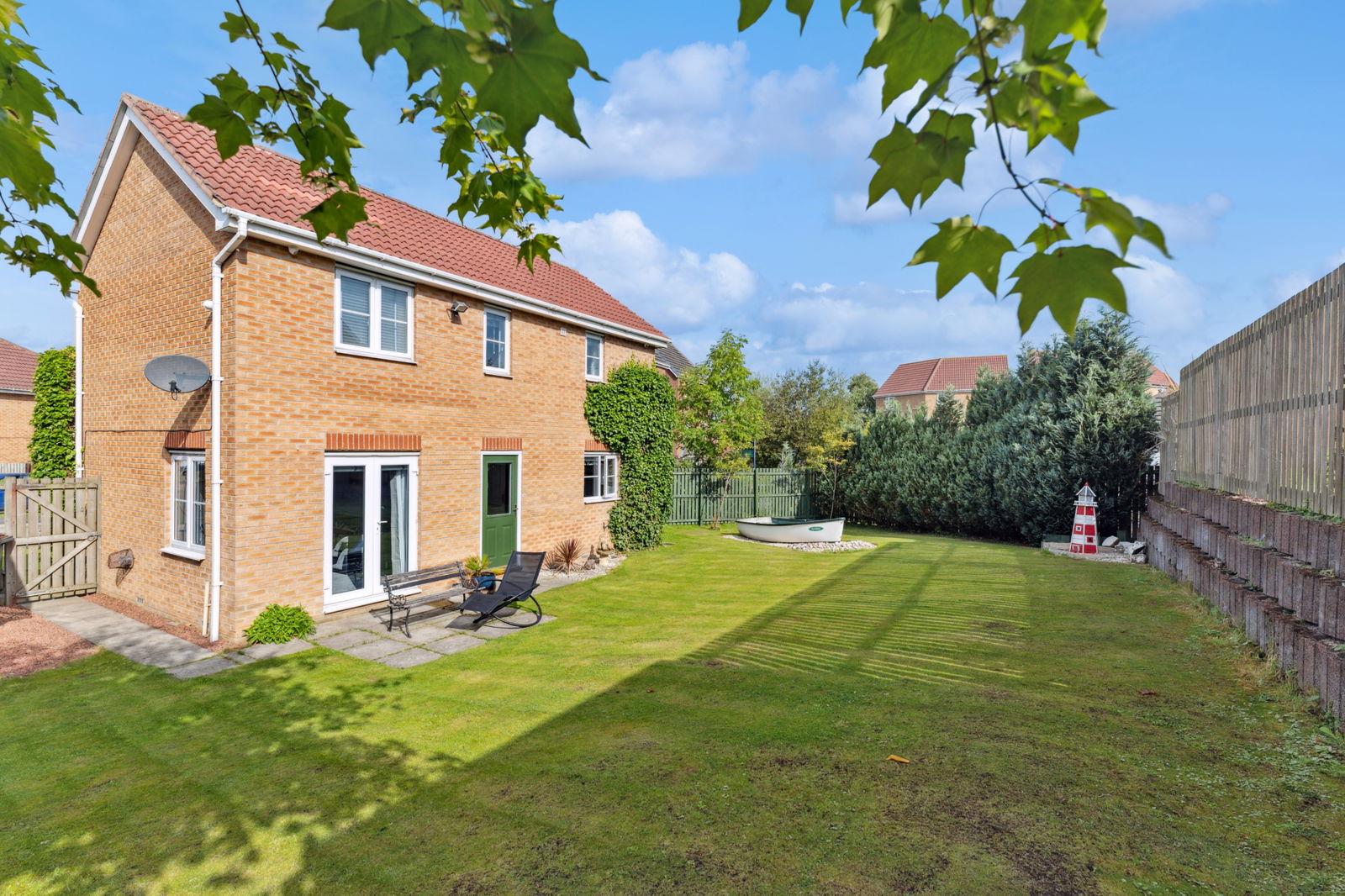 3 bedroom Detached house Under Offer