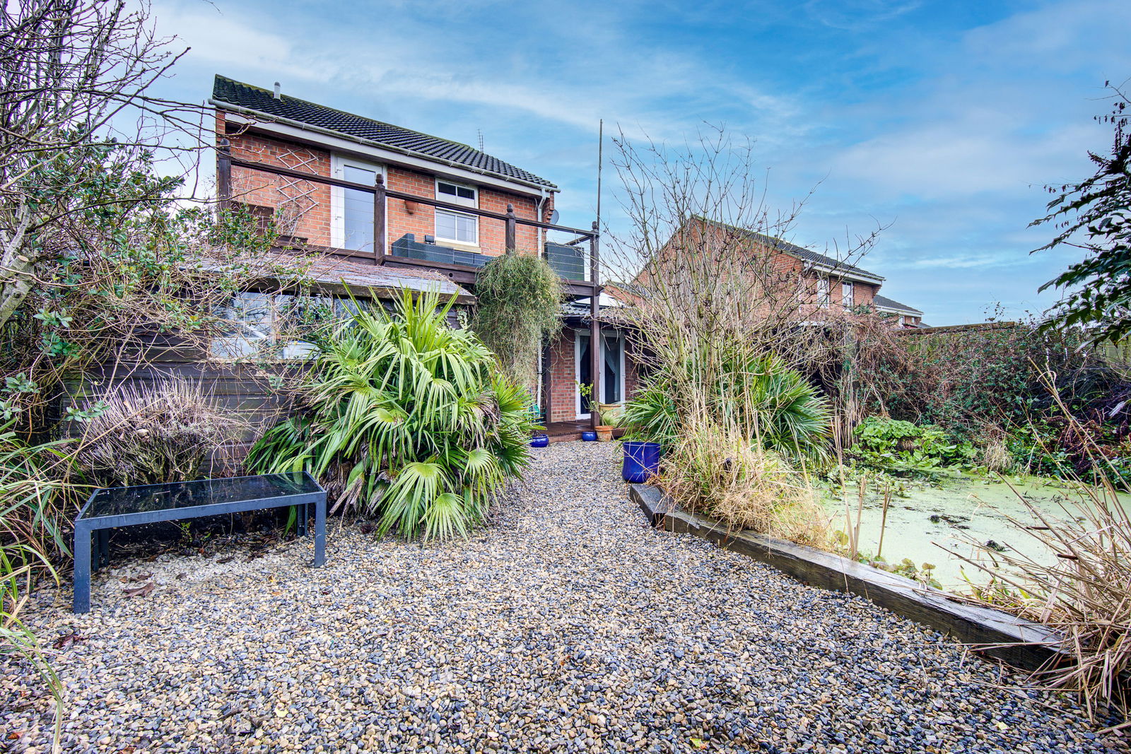 2 bedroom Detached house Under Offer