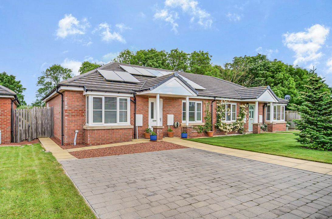 2 bedroom Detached bungalow Under Offer