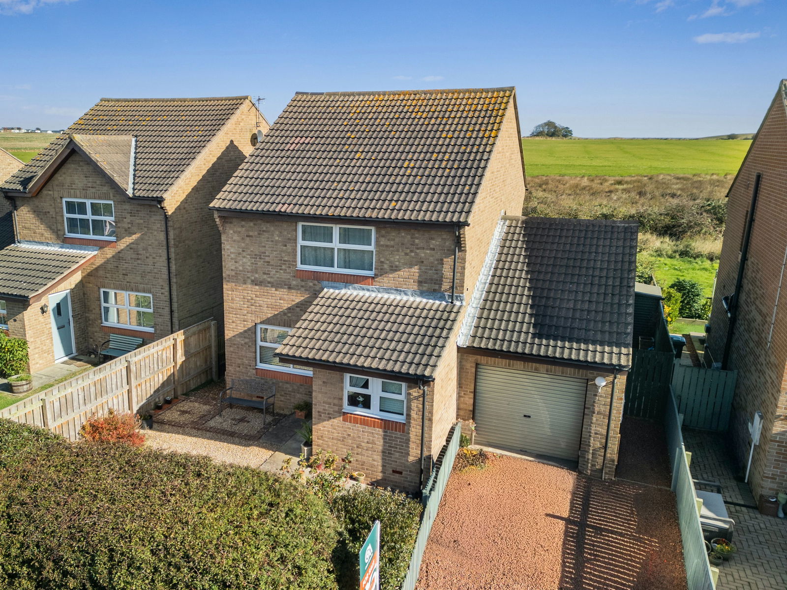 3 bedroom Detached house Under Offer