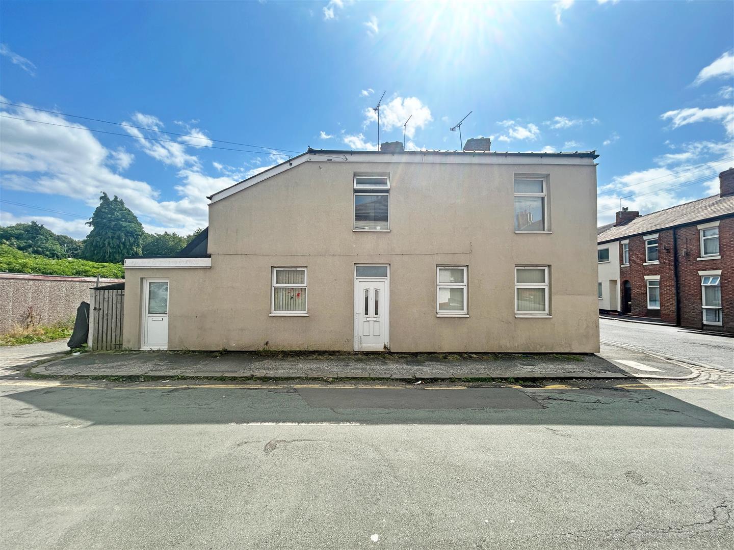 3 bedroom Apartment Under Offer