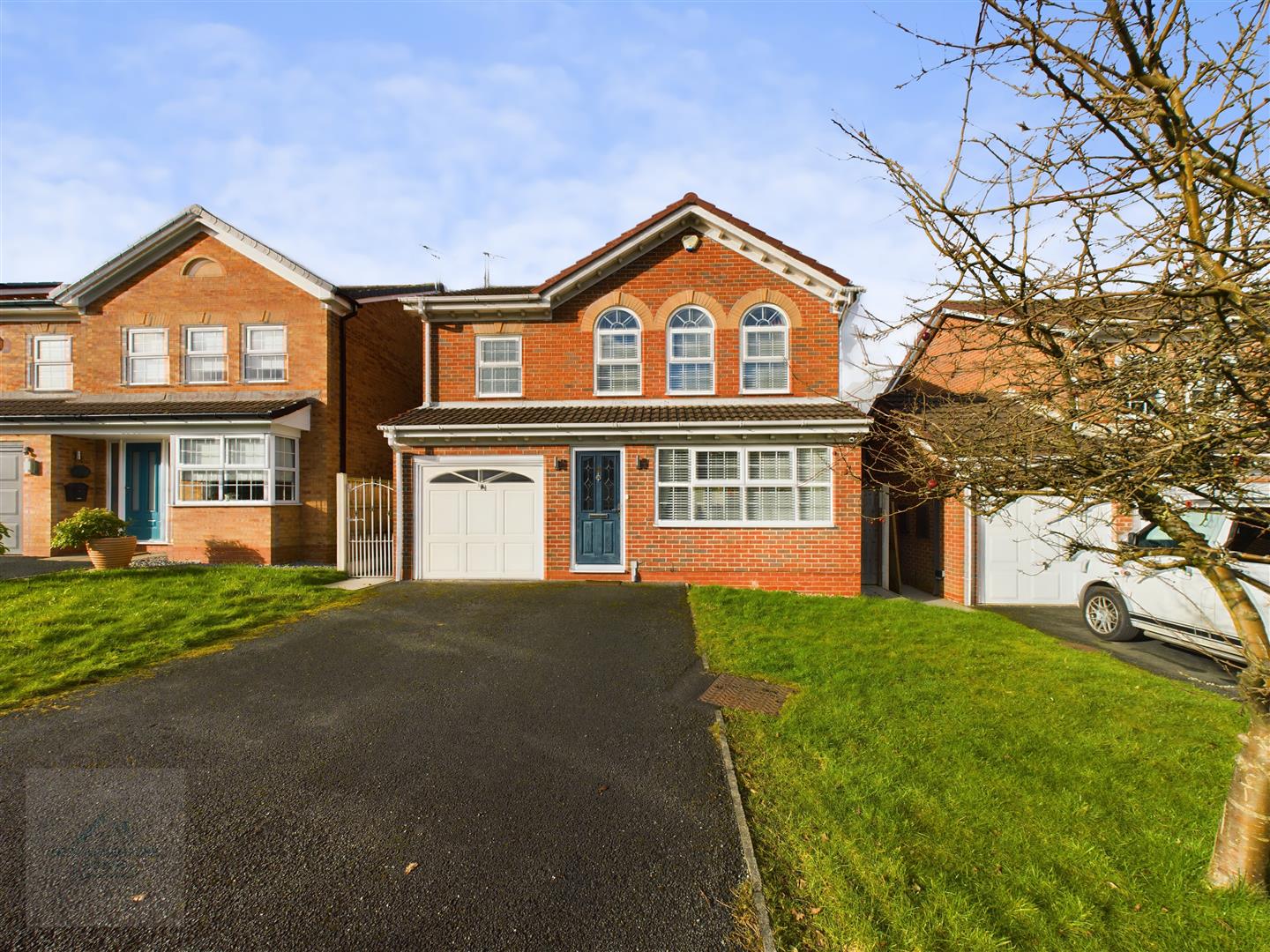 4 bedroom Detached house Under Offer