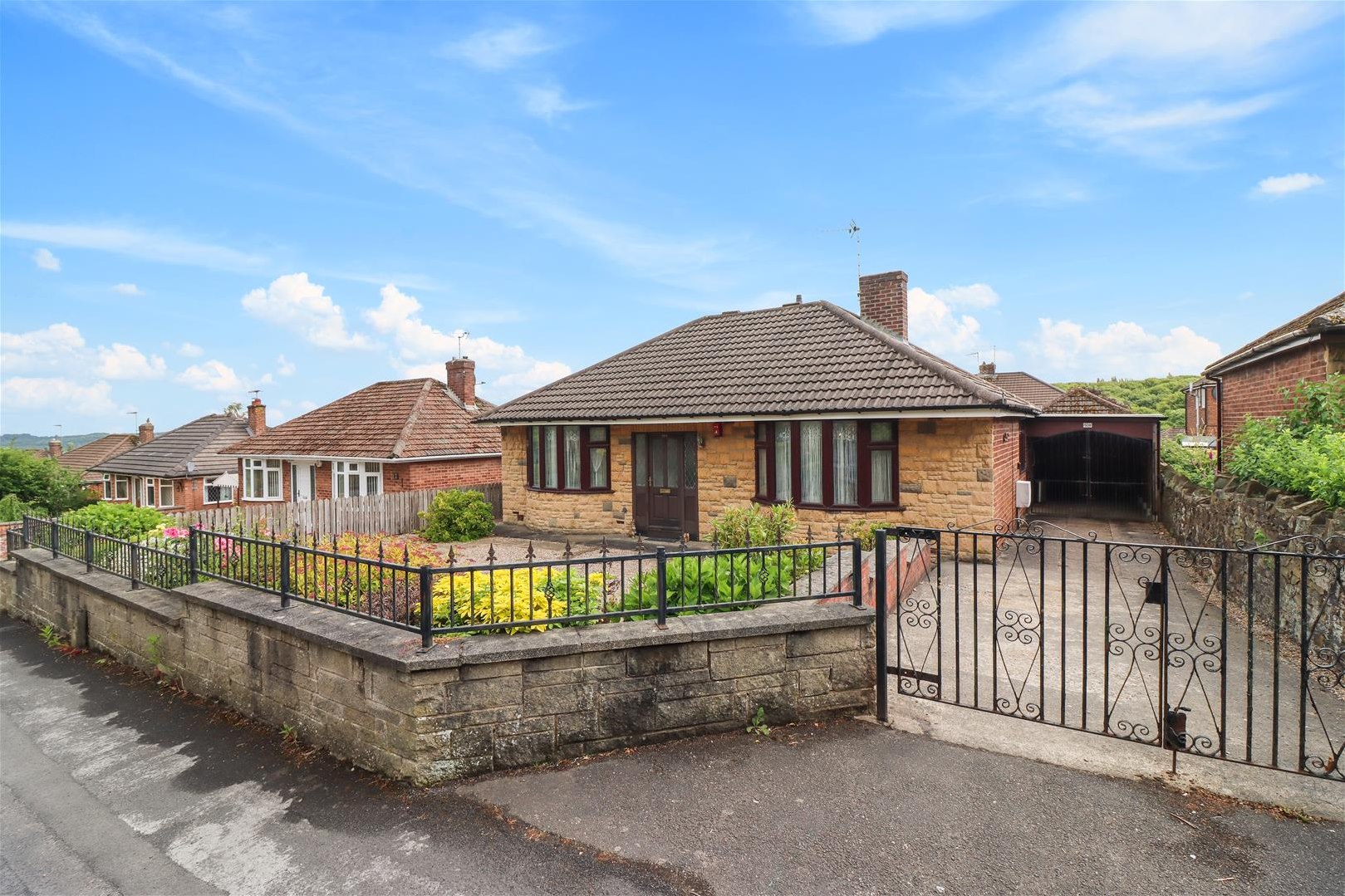 2 bedroom Detached bungalow Under Offer