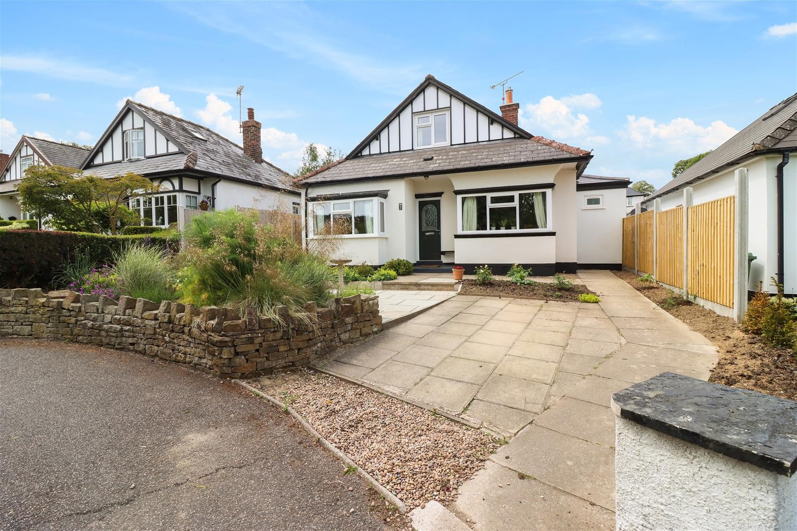 3 bedroom Bungalow Under Offer