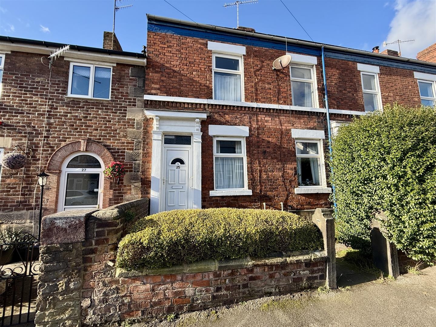 3 bedroom Terraced House Under Offer