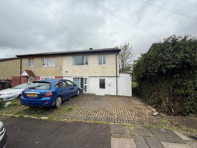 3 bedroom Semi-detached house Sold