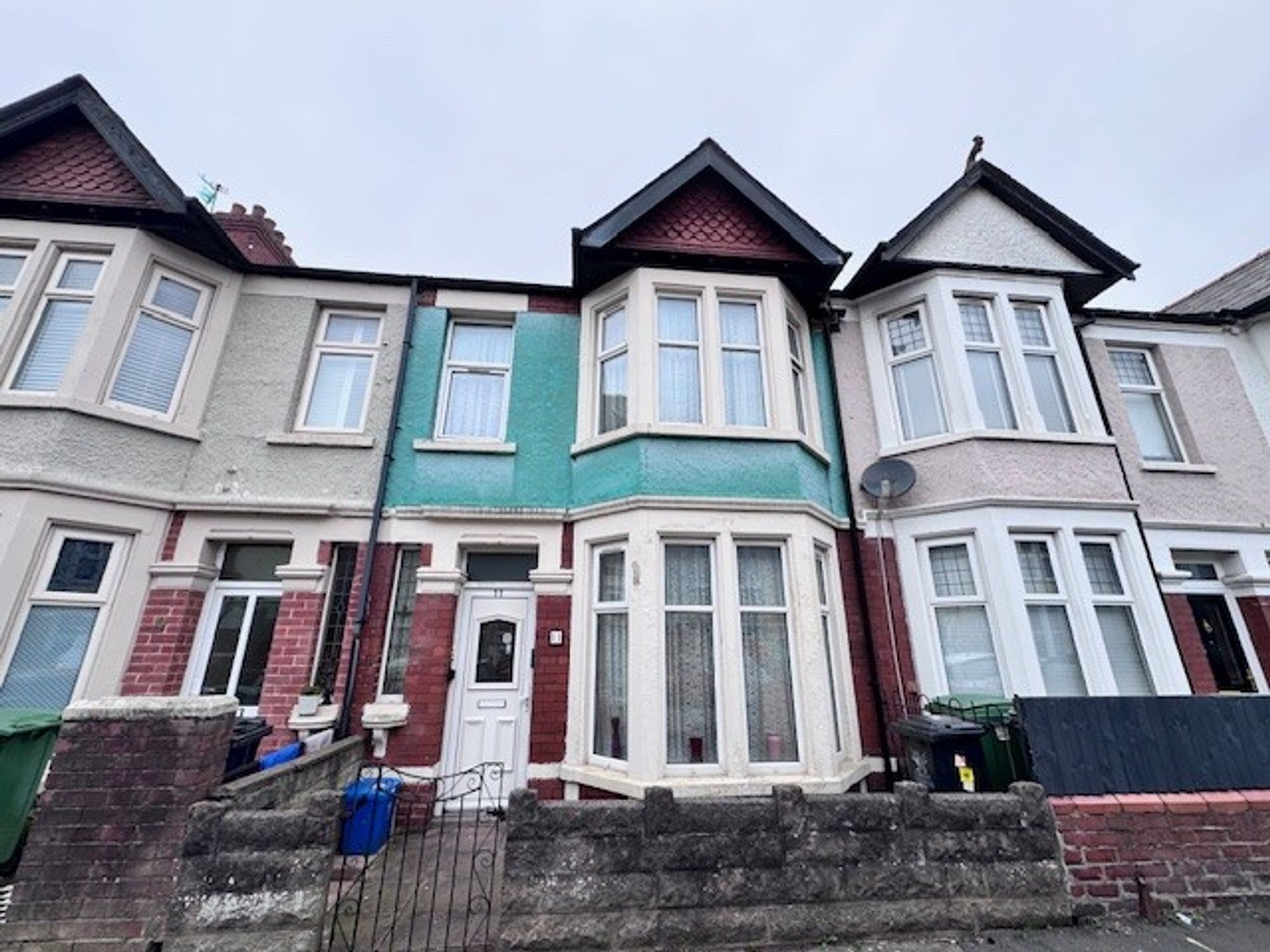 3 bedroom House (unspecified) Under Offer