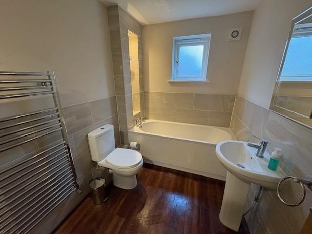 3 bedroom House (unspecified) Under Offer