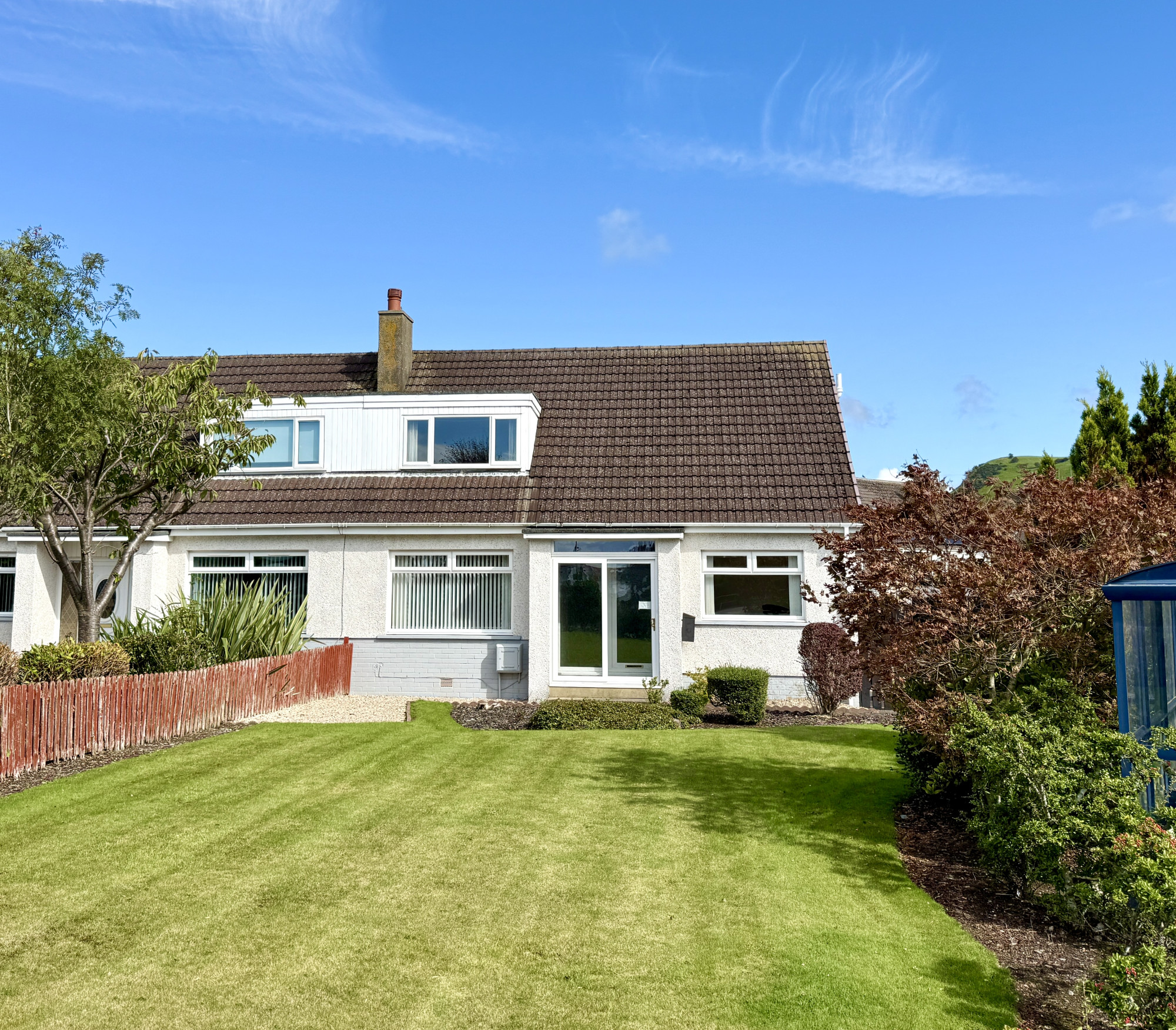 4 bedroom Bungalow For Sale