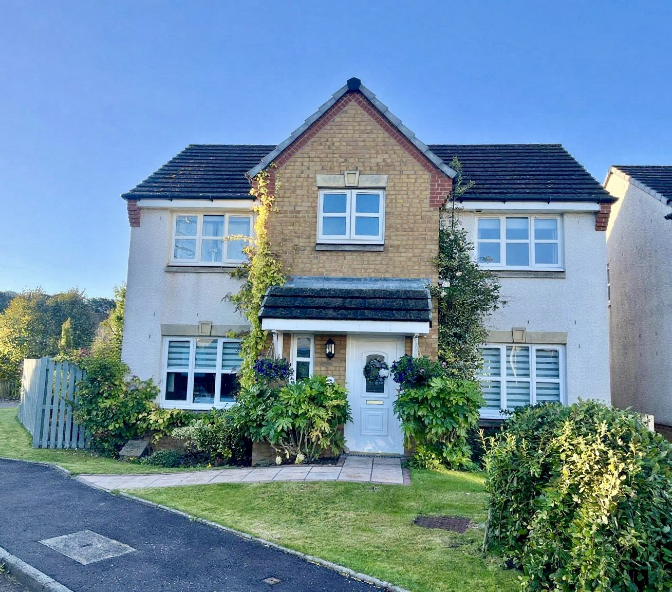 4 bedroom Detached house Under Offer