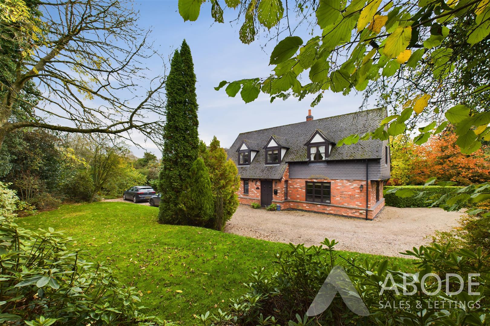 4 bedroom House (unspecified) For Sale