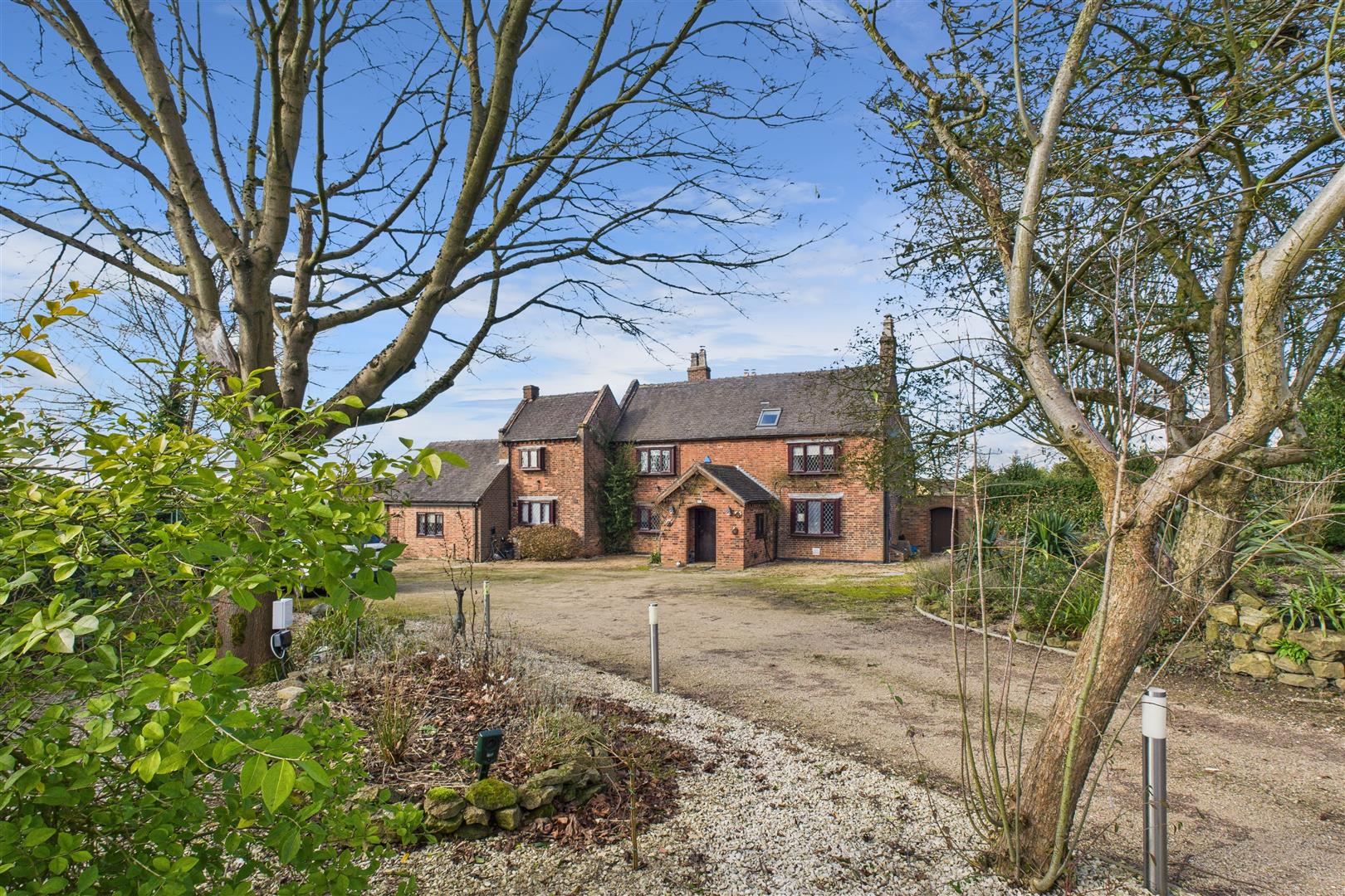 5 bedroom House (unspecified) For Sale