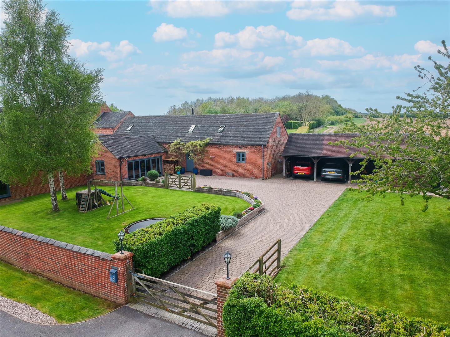 4 bedroom House (unspecified) For Sale