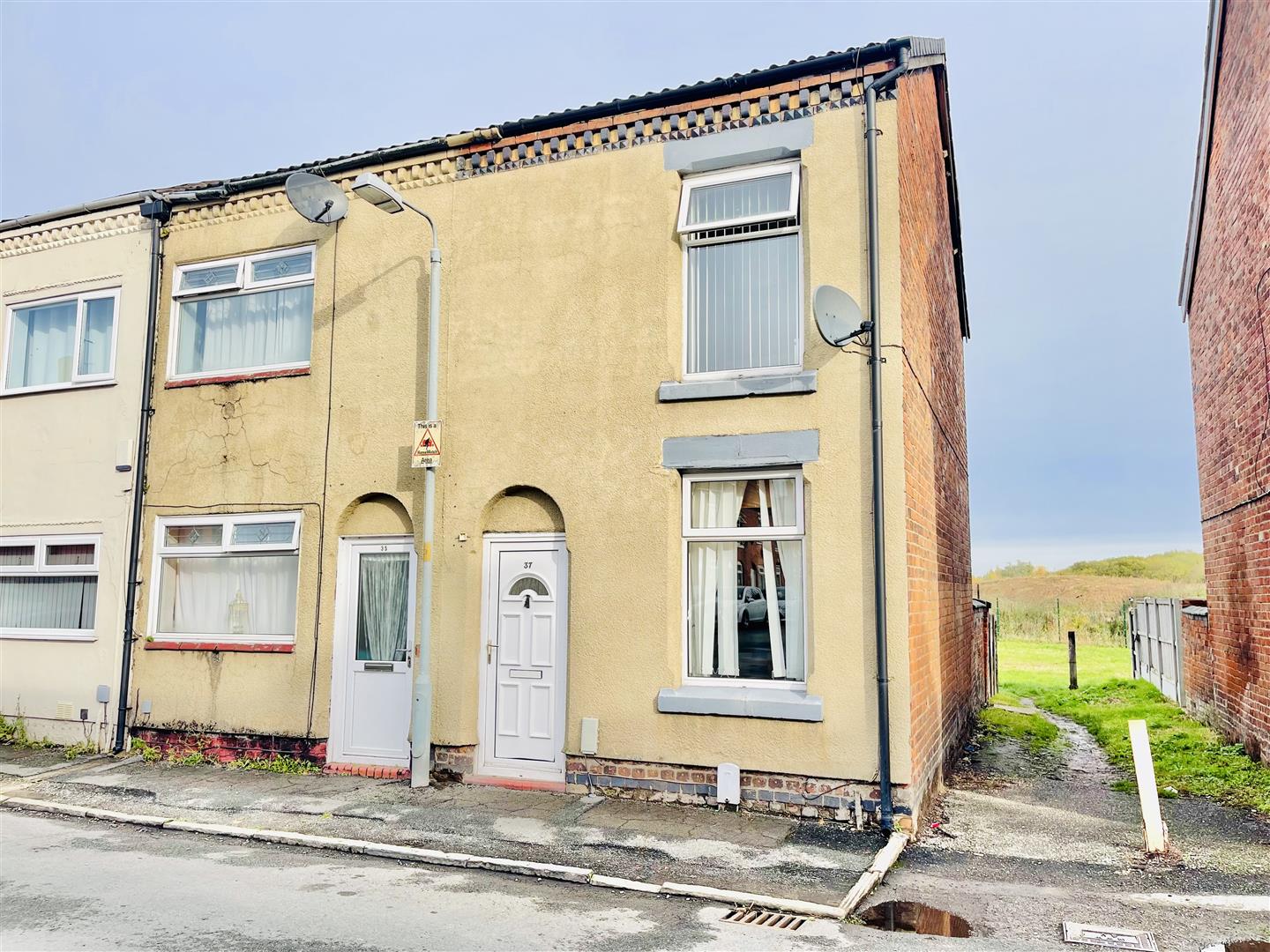 2 bedroom Terraced House Under Offer