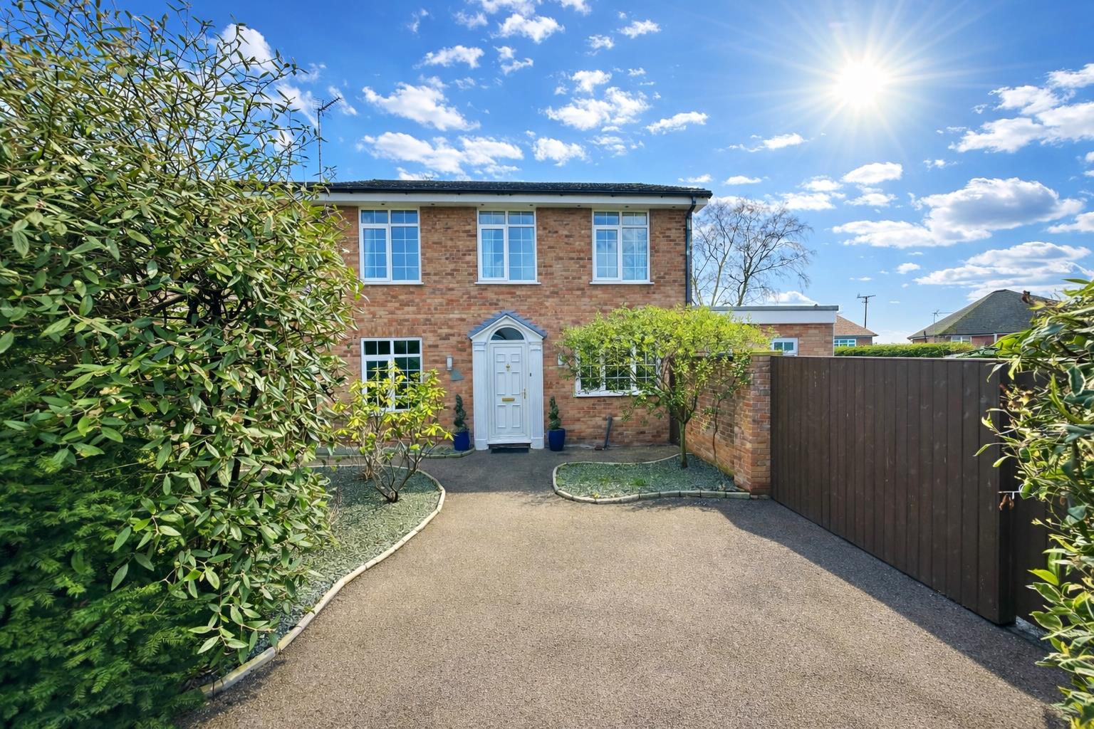 4 bedroom Detached house Under Offer