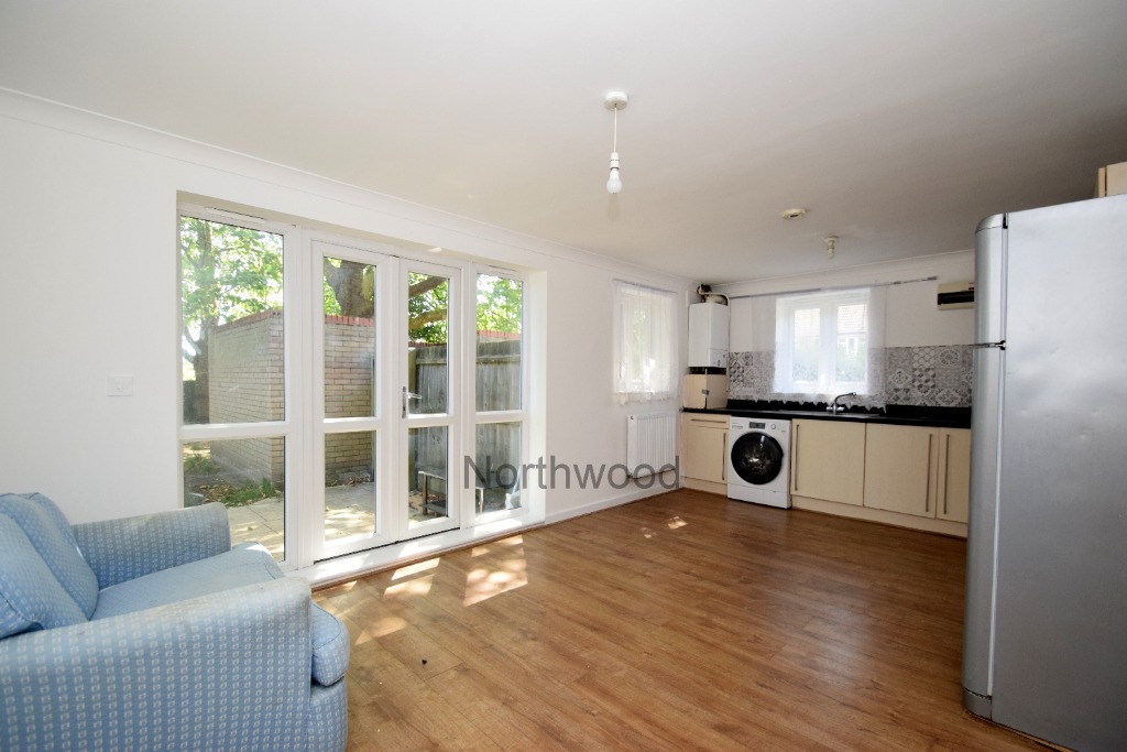 2 bedroom Flat Under Offer