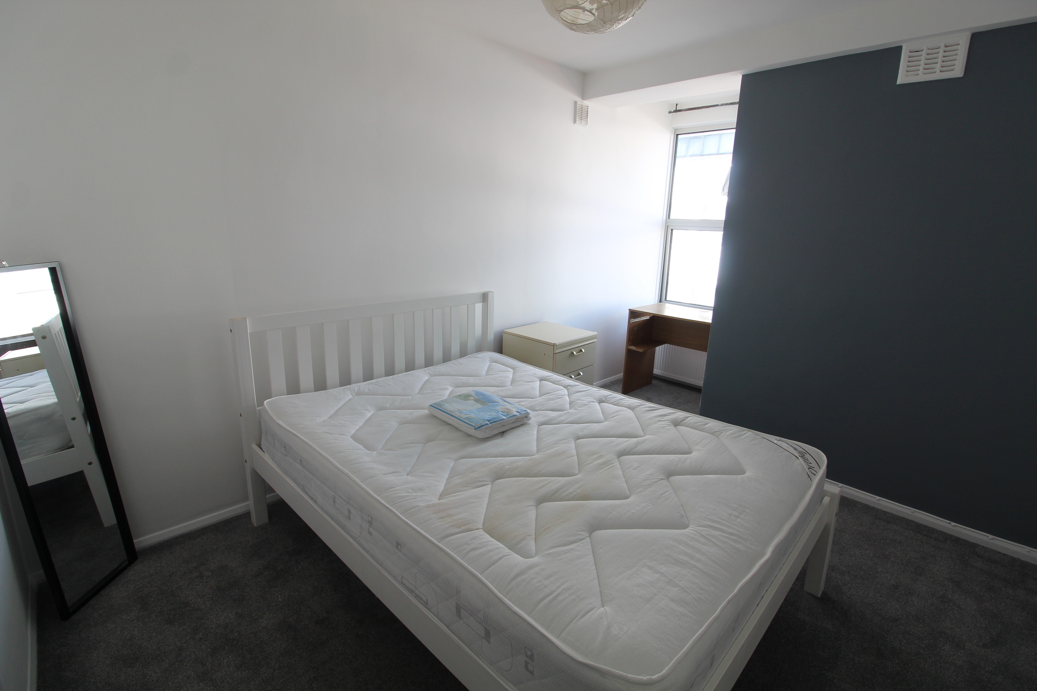 4 bedroom Maisonette To Let