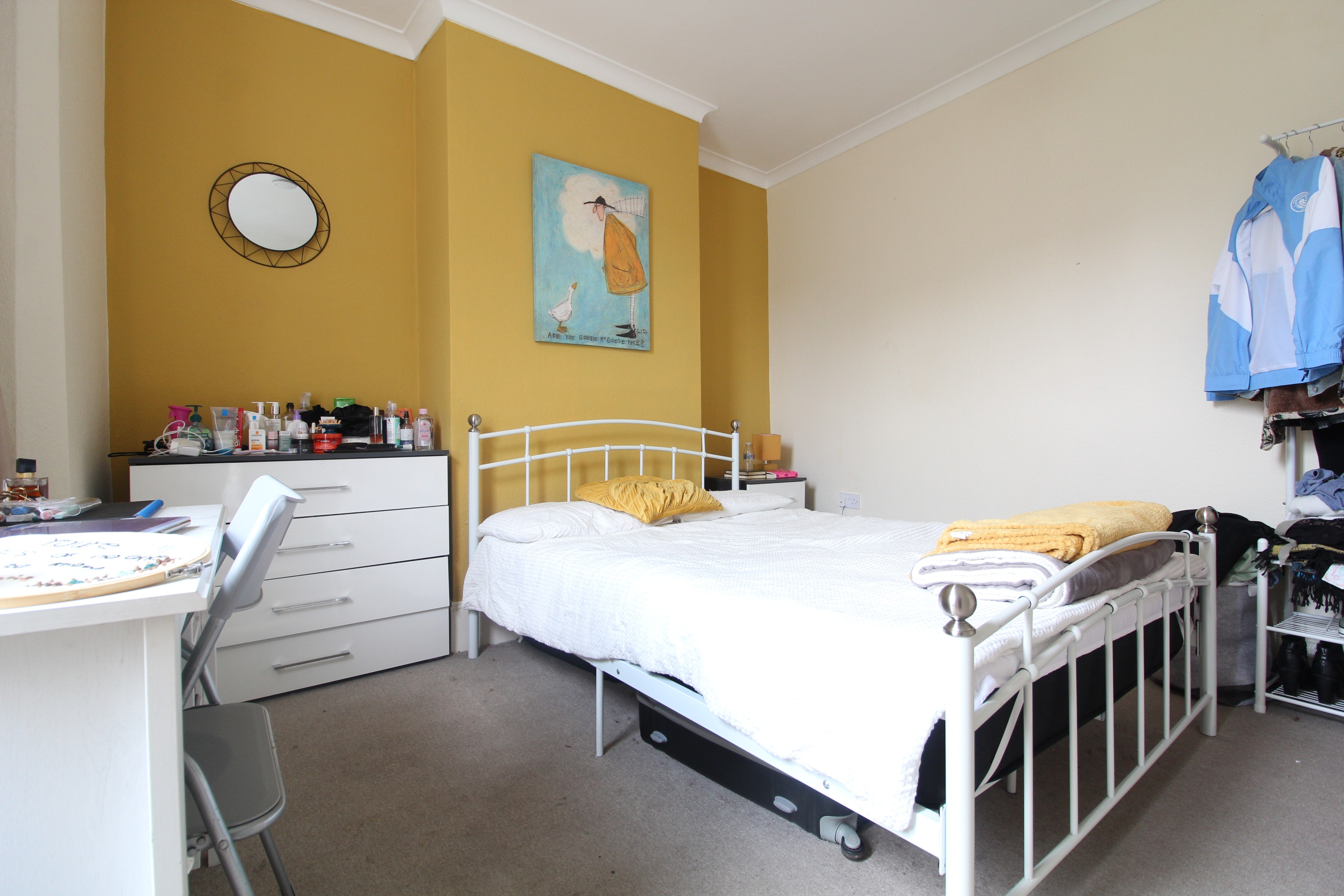 4 bedroom Terraced House To Let