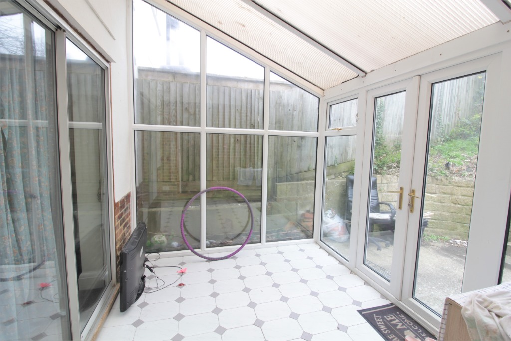 3 bedroom Terraced House To Let