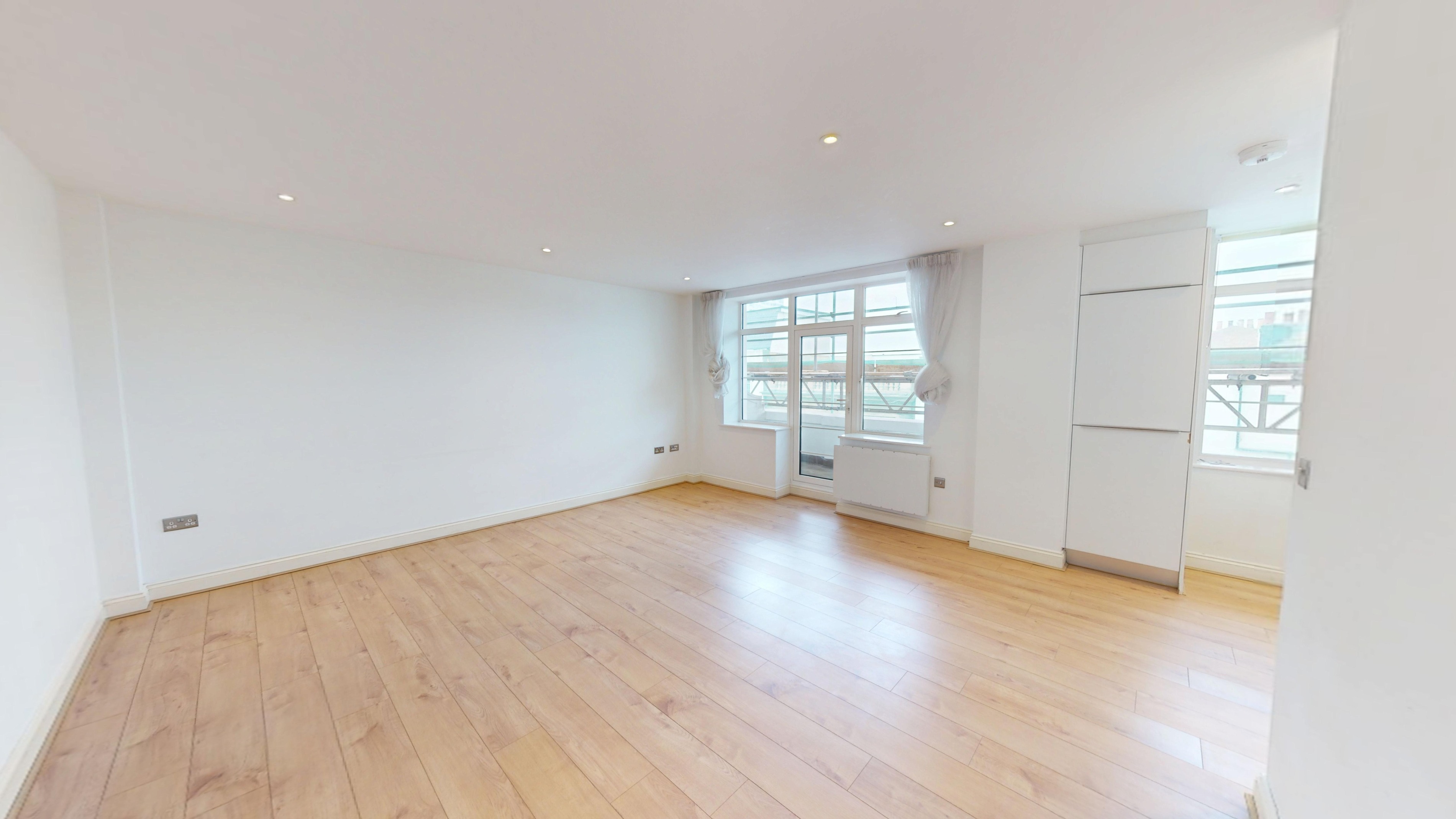 2 bedroom Flat To Let