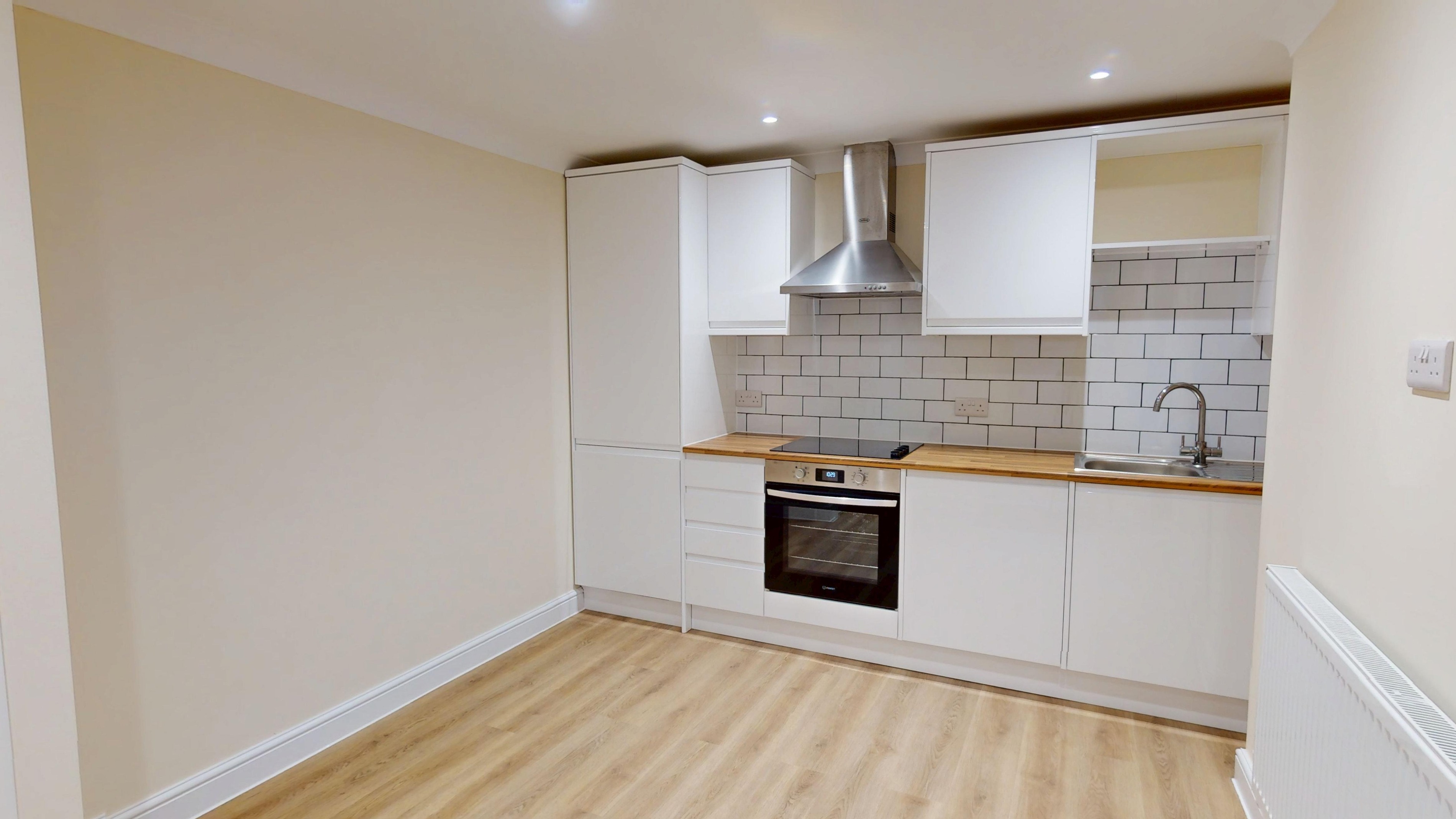 2 bedroom Flat To Let