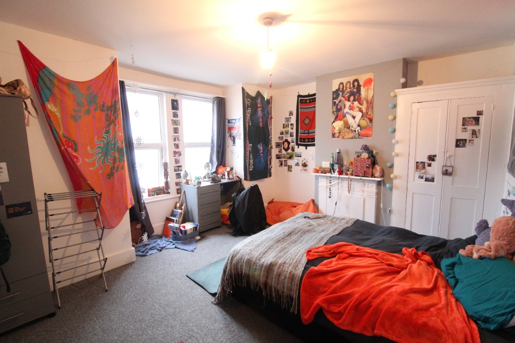5 bedroom Terraced House To Let