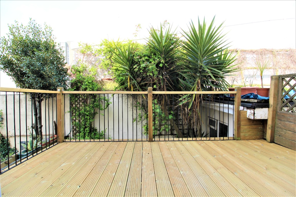 5 bedroom Terraced House To Let