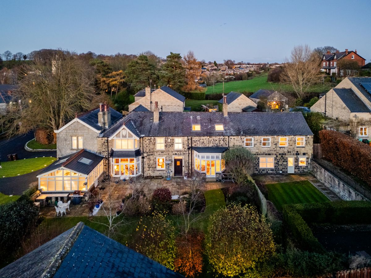 8 bedroom Detached house For Sale