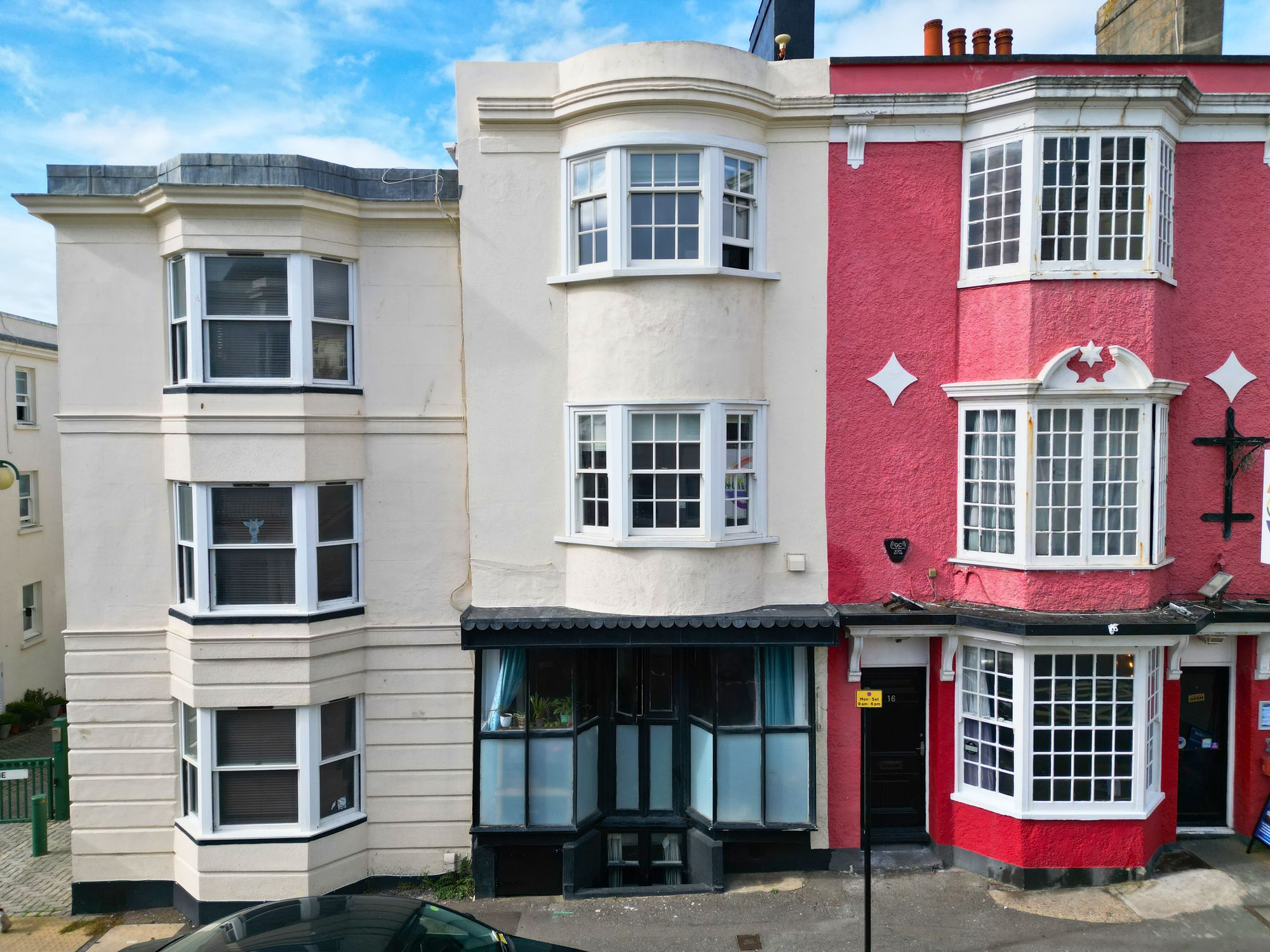 2 bedroom Maisonette For Sale